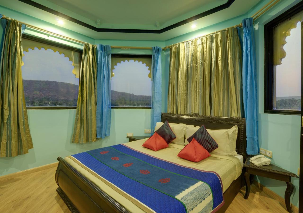 Juesta Lake Nahargarh Palace, Chittorgarh Pārsoli エクステリア 写真