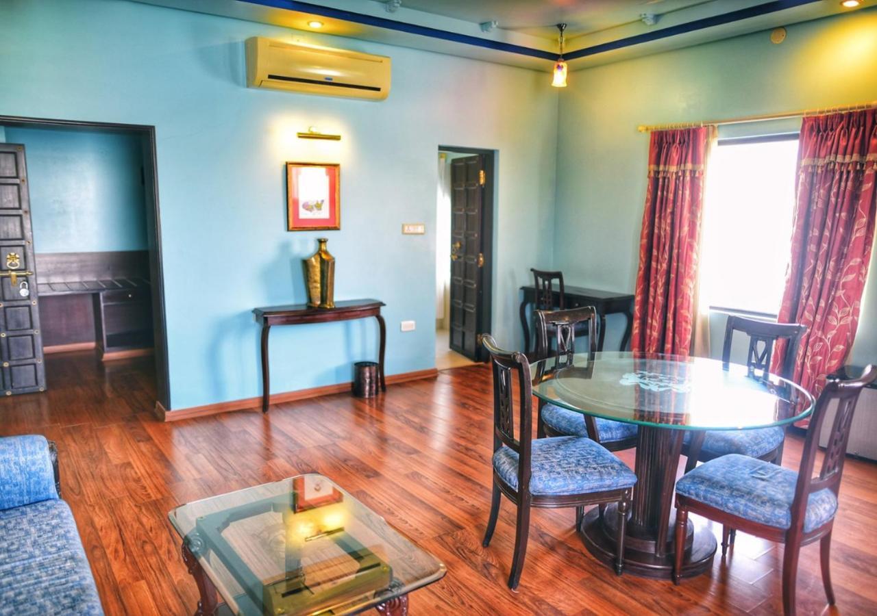 Juesta Lake Nahargarh Palace, Chittorgarh Pārsoli エクステリア 写真